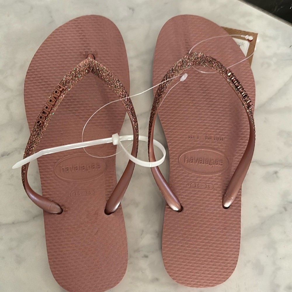 Brand new Havaianas rose pink flip flops with glitter size 35/36